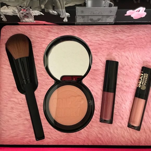 NWT Soap and Glory Makeup set. - Picture 3 of 6
